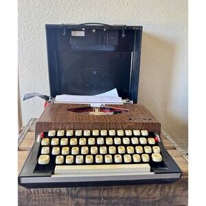 Vintage Royal Fleetwood Typewriter/Radio JP-3518 RK Japan Rare Edition Works